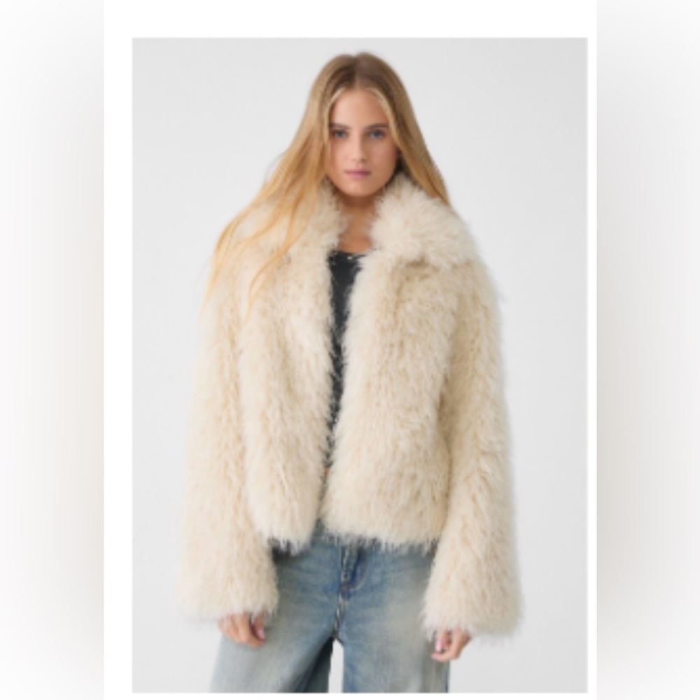 Brand new ! Stradivarius Cream Teddy Jacket faux fur